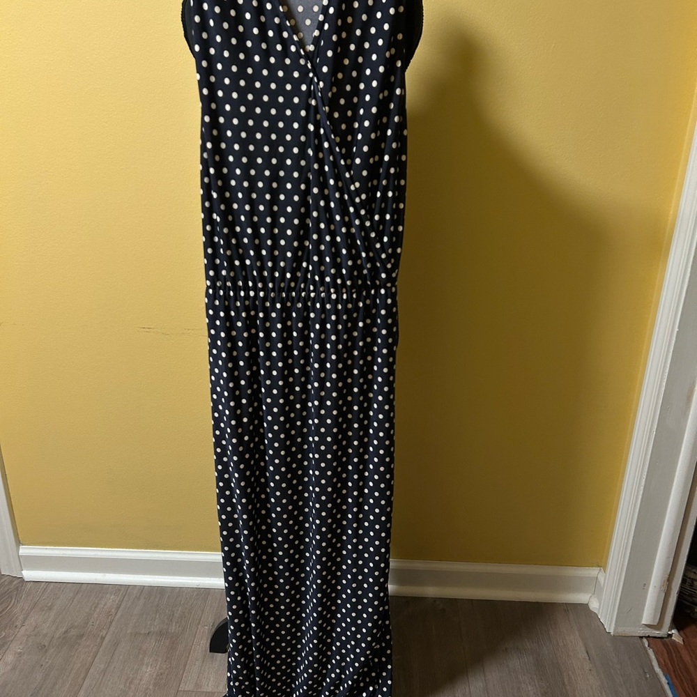 Black and White Sleeveless V-Neck Maxi Sundress